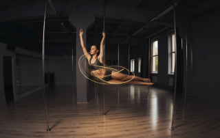 1. Pole dance treniruotės moterims Klaipėdoje – pasinerkite į šokį 2. Išbandykite pole dance užsiėmimus Klaipėdoje visoms moterims 3. Klaipėdoje siūlome pole dance treniruotes moterims be patirties 4. Pole dance treniruotės Klaipėdoje – lavinkite kūną ir pasitikėjimą 5. Dalyvaukite pole dance treniruotėse Klaipėdoje ir tobulinkite jėgą 6. Klaipėdoje moterims skirtos pole dance treniruotės visiems lygiams 7. Moterims Klaipėdoje: pole dance treniruotės nuo pradedančiųjų 8. Pole dance studija Klaipėdoje: treniruotės ir bendruomenės renginiai 9. Klaipėdoje siūlome pole dance treniruotes – oficiali registracija 10. Pradėkite pole dance kelionę Klaipėdoje – registracija atvira dabar **Geriausias variantas:** 4. Pole dance treniruotės Klaipėdoje – lavinkite kūną ir pasitikėjimą