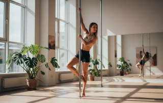 Pole dance Klaipėda: treniruotės pradedančiosioms moterims nuo nulio